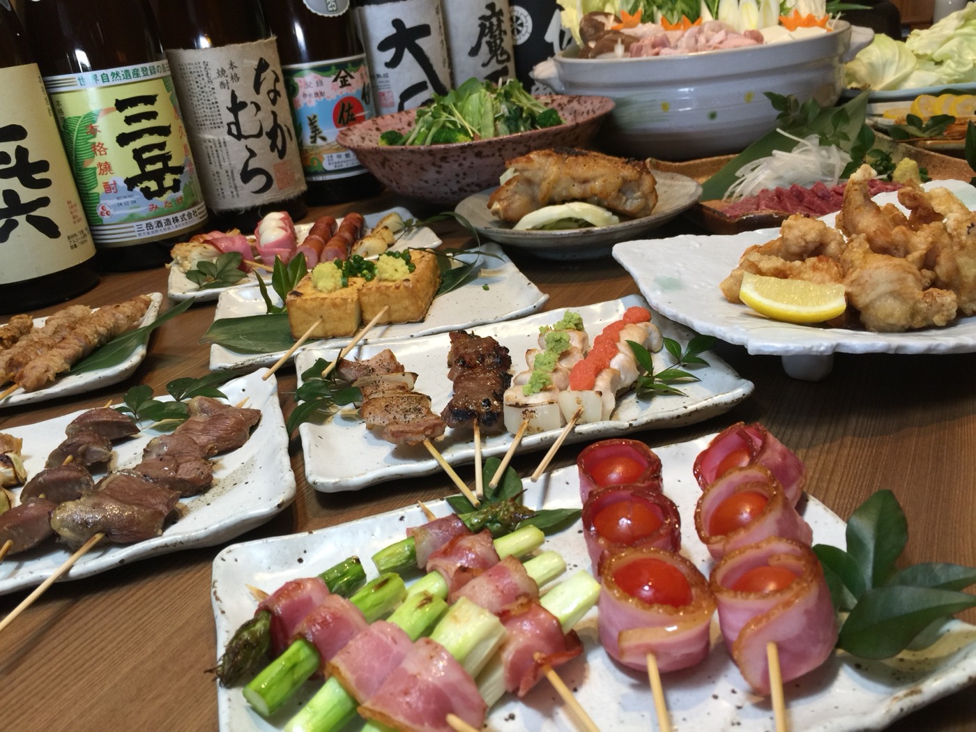 焼鳥のほか、一品料理も豊富に