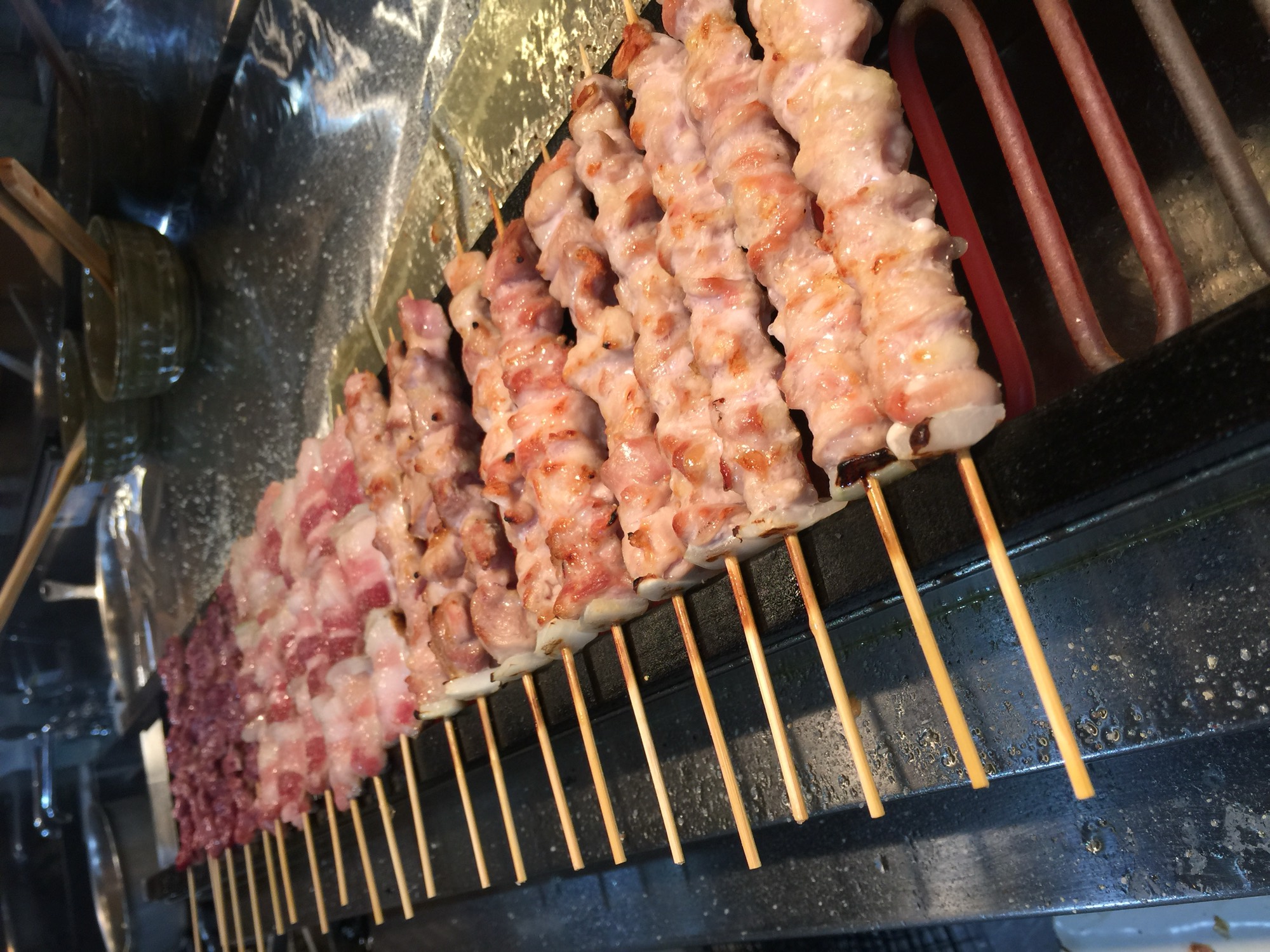 備長炭で焼き上げる玄家の焼鳥
